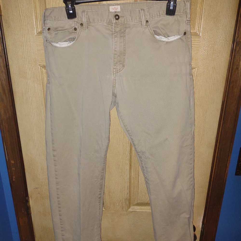 Dockers Khakis 38W 34L